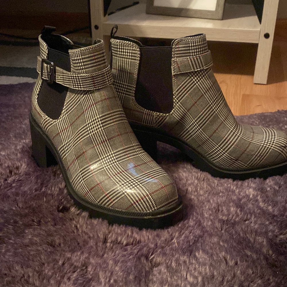 8.5 chunky heels